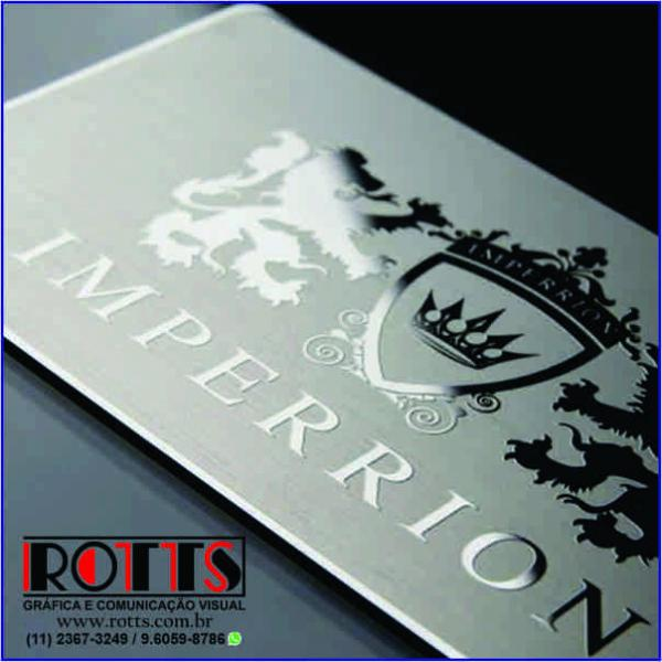 CARTÃO DE VISITA FOSCA + VERNIZ – CANTOS ARREDONDADOS 300g/m² 4×4 cores